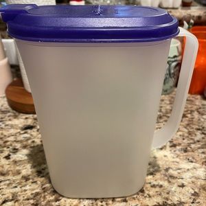 Vintage Tupperware pitcher and lid